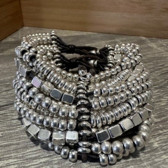 Uno de 50 *RARE-RETIRED* Trivial 12 layered bracelet - Picture 1 of 7